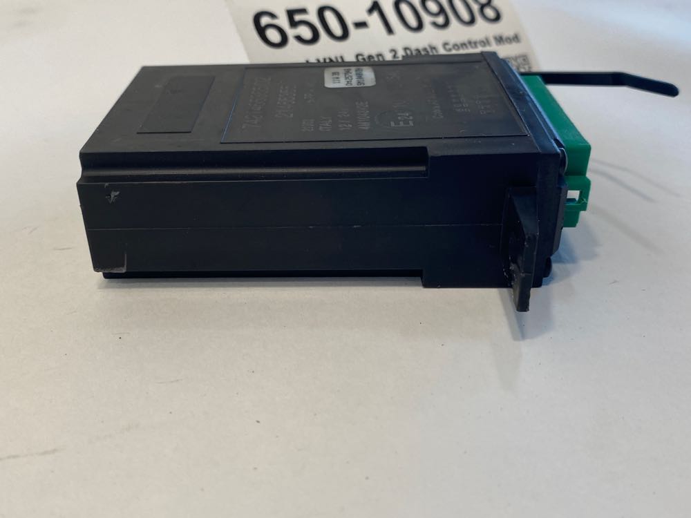 Volvo 7421465355 dash control module from 2012 Volvo VNL GEN 2, used - view 3 of 6