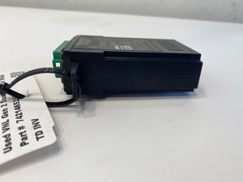 Volvo 7421465355 dash control module from 2012 Volvo VNL GEN 2, used - view 5 of 6