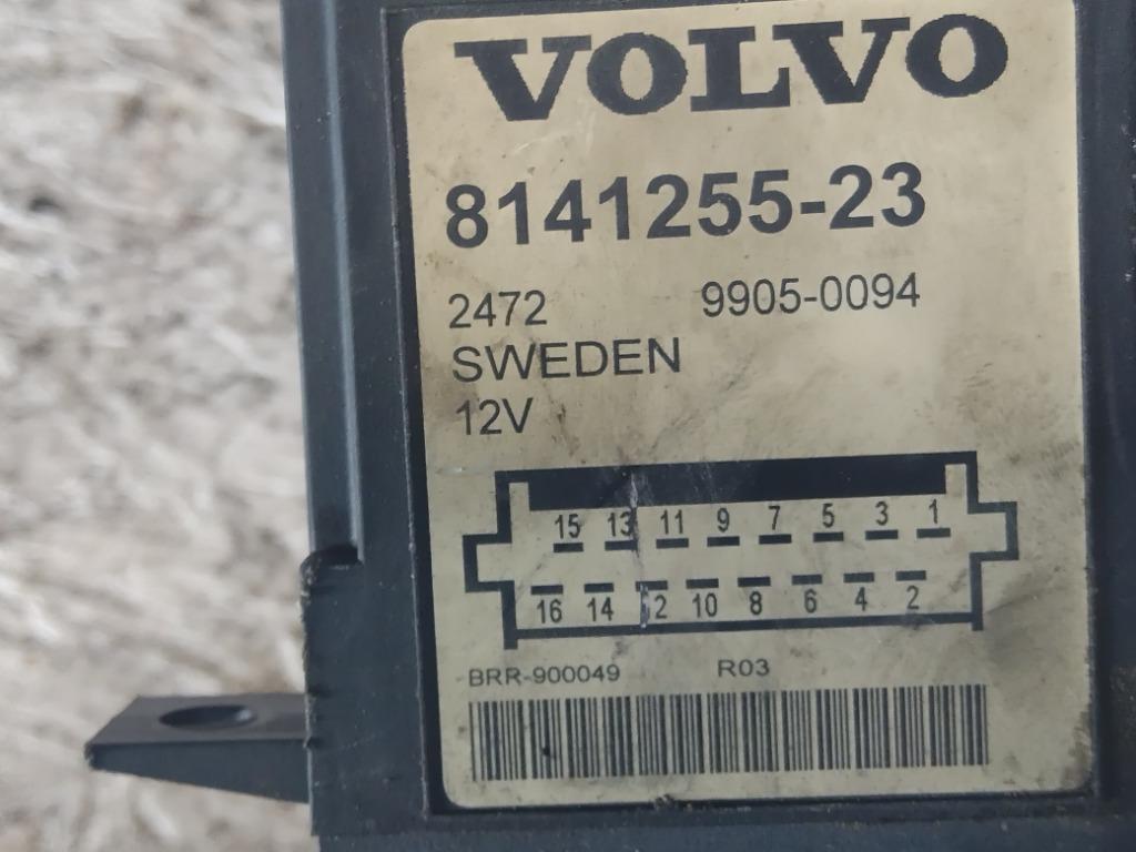 Volvo 8141255-23 dash control module from 2000 Volvo VNL, used - view 3 of 3
