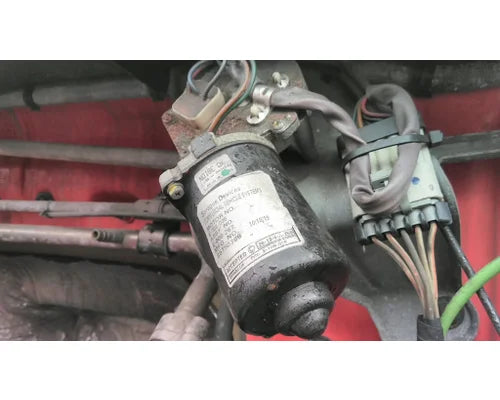Volvo 85150366 windshield wiper motor from 2015 Volvo VNL, used