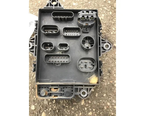 Volvo 9162439 fuse box / power distribution module from 2015 Volvo VNL200, used - view 2 of 5