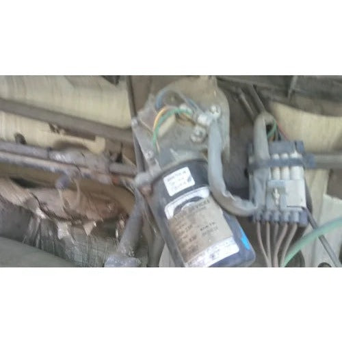 Volvo E-008-236 windshield wiper motor from 2015 Volvo VNL, used