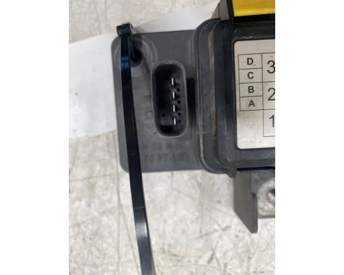 Western Star A06-72138-016 main power distribution box (PNDB) from 2014 Western Star 4900, used - view 3 of 5