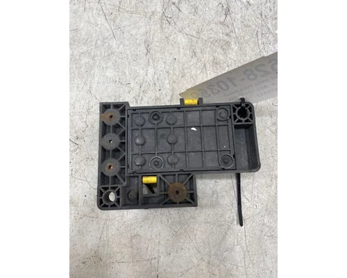 Western Star A06-72138-016 main power distribution box (PNDB) from 2014 Western Star 4900, used - view 4 of 5