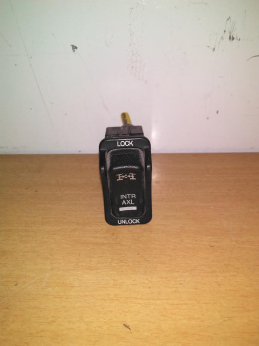Western Star GTD3280-19 interaxle lock switch from 2014 Western Star 4700, used