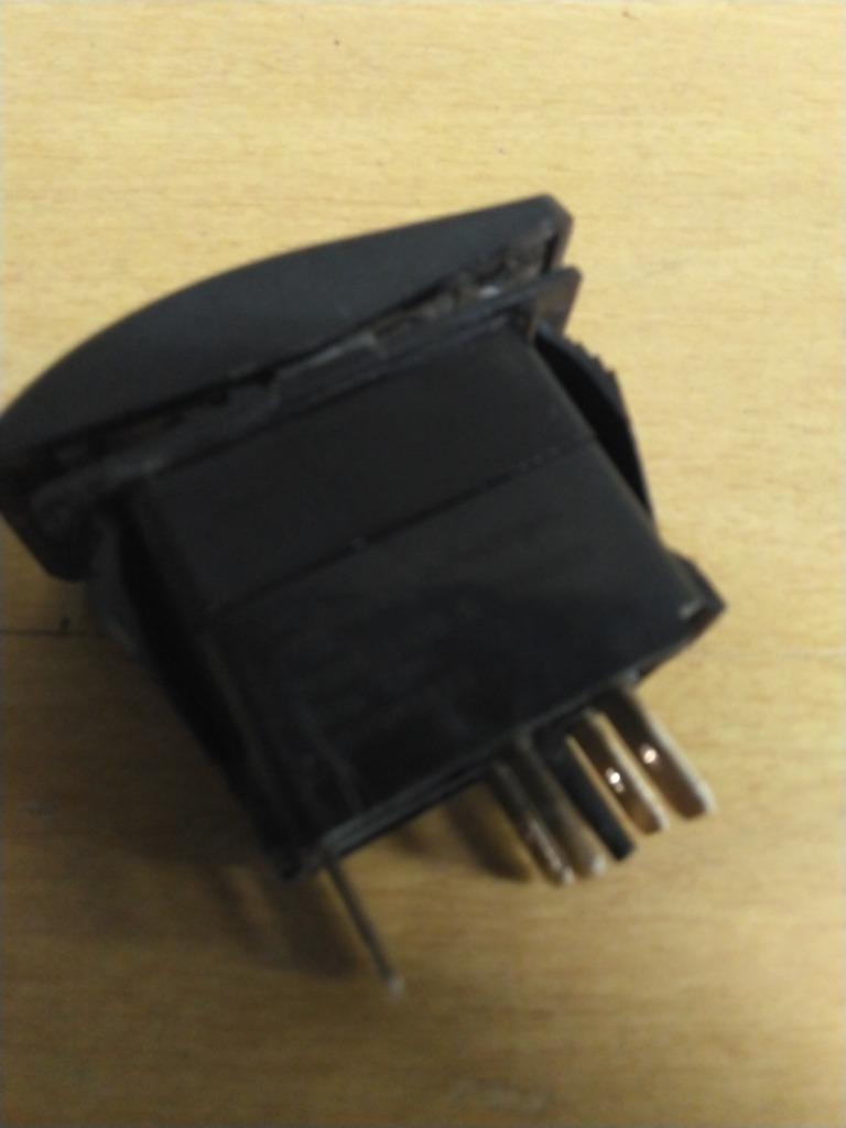 Western Star VGD1 1339R headlight switch from 2014 Western Star 4700, used - view 2 of 2